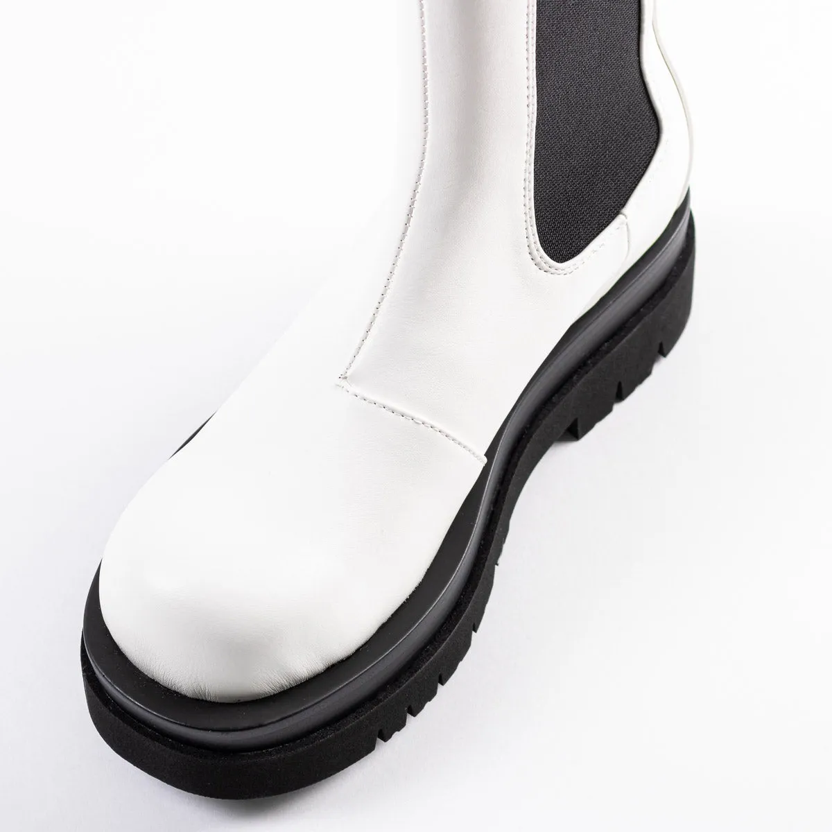 RAID Kendall Ankle Boot in White